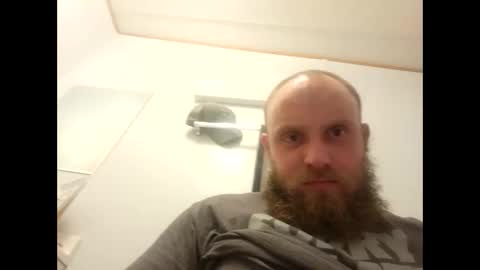 Snapshot of robertd5094 chatting on January 7, 11:56 am robertd5094 online show from January 7, 11:56 am