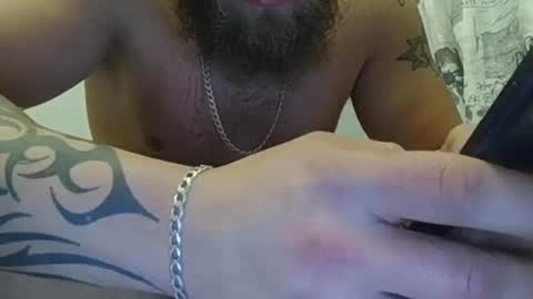 Snapshot of robertd5094 chatting on January 11, 8:41 am robertd5094 online show from January 11, 8:41 am