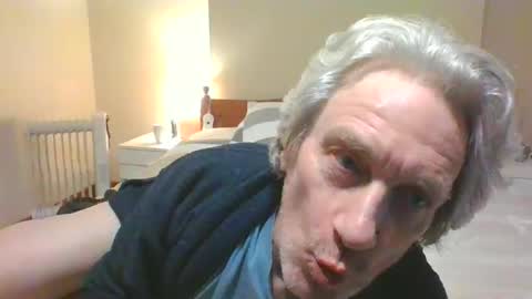 Robert online show from March 6, 11:25 am