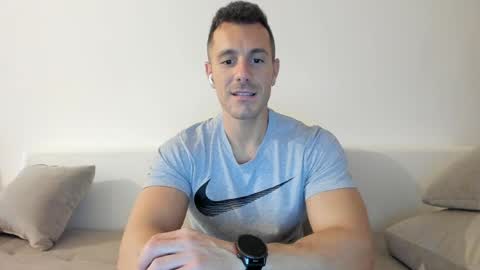 Snapshot of roberto4ever chatting on May 21, 12:45 pm roberto4ever online show from May 21, 12:45 pm