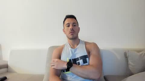 Snapshot of roberto4ever chatting on June 12, 4:55 am roberto4ever online show from June 12, 4:55 am