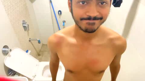 Snapshot of robertsalia220 chatting on December 4, 4:32 am Robertsalia online show from December 4, 4:32 am