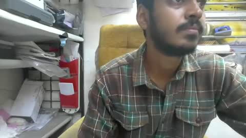 Snapshot of robertsalia220 chatting on January 14, 7:17 am Robertsalia online show from January 14, 7:17 am