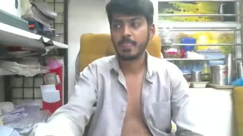 Snapshot of robertsalia220 chatting on December 17, 12:11 pm Robertsalia online show from December 17, 12:11 pm