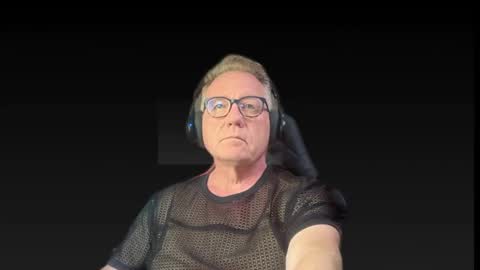 Snapshot of roberttherabbit chatting on September 21, 9:22 am RobertTheRabbit online show from September 21, 9:22 am