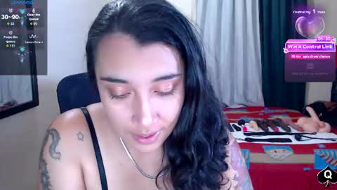 Snapshot of robin_h00t chatting on June 23, 2:53 am Ivanna and Robin online show from June 23, 2:53 am