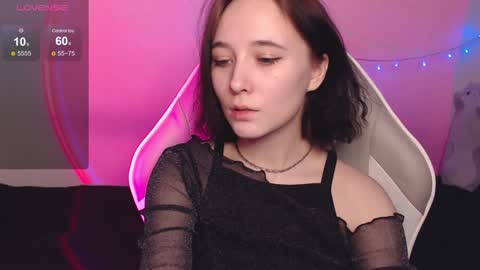 Snapshot of robin_yours chatting on January 10, 4:41 pm Robin your online show from January 10, 4:41 pm