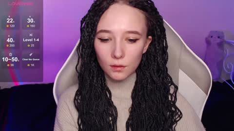 Snapshot of robin_yours chatting on February 5, 6:13 am Robin your online show from February 5, 6:13 am