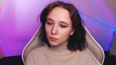 Snapshot of robin_yours chatting on March 7, 8:02 am Robin your online show from March 7, 8:02 am