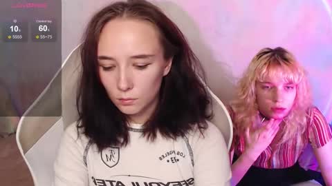 Snapshot of robin_yours chatting on September 18, 12:18 pm Robin your online show from September 18, 12:18 pm