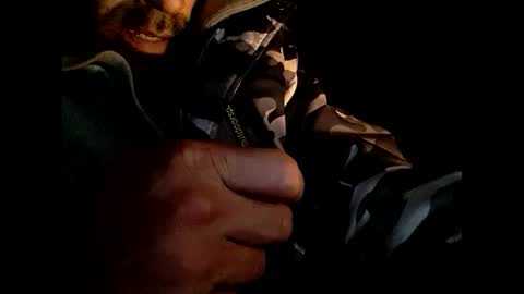 Snapshot of robincom23 chatting on February 24, 2:40 am R online show from February 24, 2:40 am