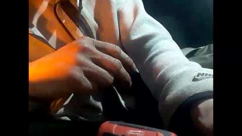 Snapshot of robincom23 chatting on February 25, 7:42 am R online show from February 25, 7:42 am