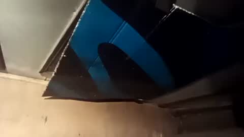 Snapshot of robincom23 chatting on October 2, 2:29 am R online show from October 2, 2:29 am