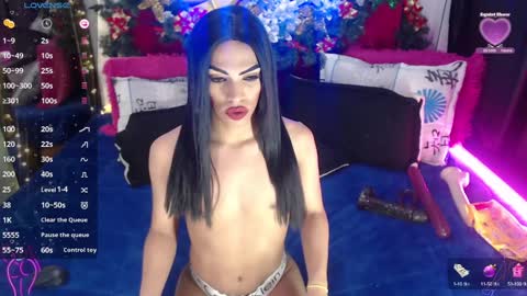 Snapshot of robinsonbaker chatting on January 28, 3:47 am Margot Ferrer online show from January 28, 3:47 am