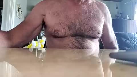 Snapshot of robke1966 chatting on May 12, 6:43 am robke1966 online show from May 12, 6:43 am