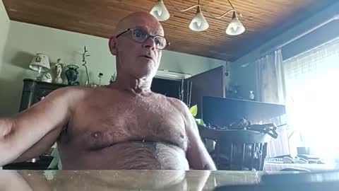 Snapshot of robke1966 chatting on June 11, 6:22 am robke1966 online show from June 11, 6:22 am