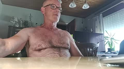 Snapshot of robke1966 chatting on June 12, 6:23 am robke1966 online show from June 12, 6:23 am