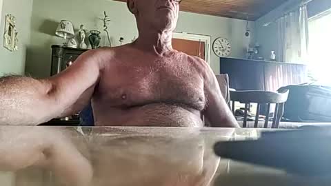 Snapshot of robke1966 chatting on June 29, 6:52 am robke1966 online show from June 29, 6:52 am