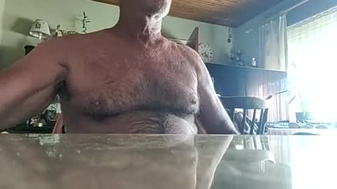 Snapshot of robke1966 chatting on July 4, 6:19 am robke1966 online show from July 4, 6:19 am
