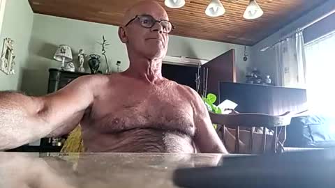Snapshot of robke1966 chatting on July 23, 6:33 am robke1966 online show from July 23, 6:33 am