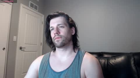 Snapshot of robknocks chatting on February 5, 1:26 am Rob Knocks online show from February 5, 1:26 am