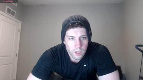 Snapshot of robknocks chatting on February 28, 12:32 am Rob Knocks online show from February 28, 12:32 am