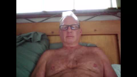 Snapshot of robo0000 chatting on April 13, 2:44 pm robo0000 online show from April 13, 2:44 pm