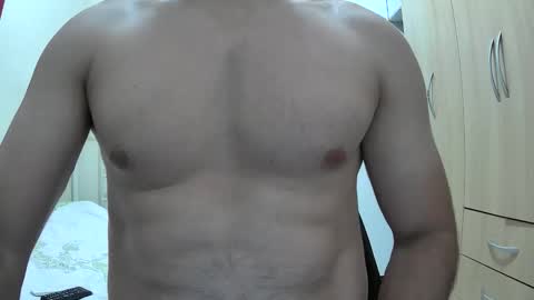 Snapshot of robson1022 chatting on December 3, 2:19 am robson1022 online show from December 3, 2:19 am