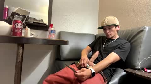 Rob witha 8 online show from October 13, 11:27 pm