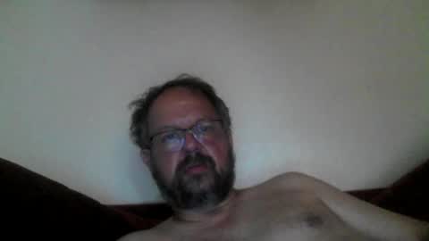 Snapshot of robxx32 chatting on June 25, 8:30 am robxx32 online show from June 25, 8:30 am