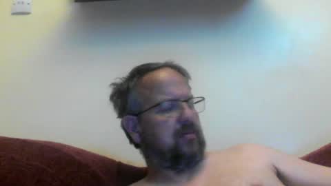 Snapshot of robxx32 chatting on July 4, 1:01 am robxx32 online show from July 4, 1:01 am