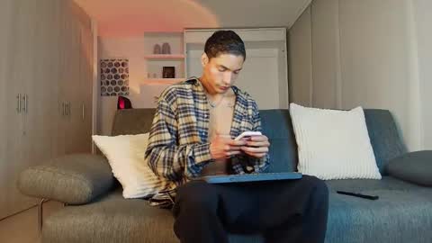 roby_millerr online show from February 20, 12:07 am