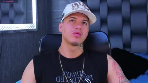 rocco_santos online show from November 9, 12:42 am