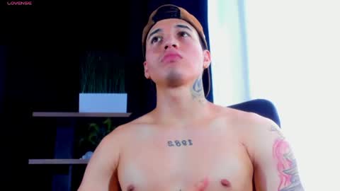 rocco_santos online show from April 24, 6:54 pm