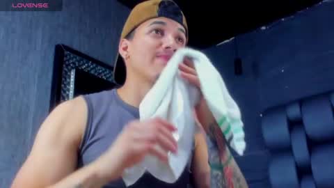 rocco_santos online show from July 17, 12:39 am