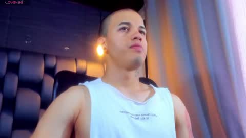 rocco_santos online show from August 3, 6:33 pm