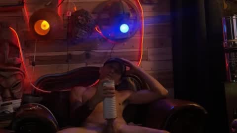 Snapshot of rockemx chatting on November 21, 9:52 am rockemx online show from November 21, 9:52 am