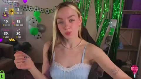 Snapshot of rockett_bunny chatting on July 1, 6:04 am Rockett online show from July 1, 6:04 am