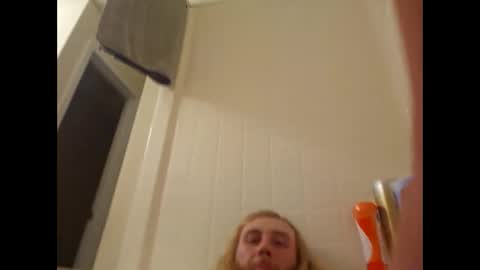 Snapshot of rockhardsurfers chatting on December 27, 6:35 am rockhardsurfers online show from December 27, 6:35 am