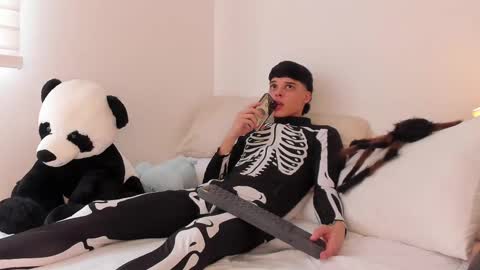 Snapshot of rockywood20cm chatting on October 12, 9:47 pm RockyWood20CM online show from October 12, 9:47 pm