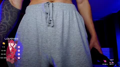 Snapshot of rodarri chatting on January 14, 10:23 pm MY NAME CAN SEE ALL MY CUM VIDEO BUY FAN SUB. online show from January 14, 10:23 pm