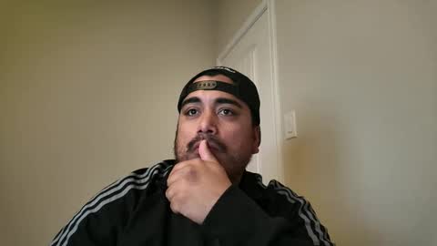 rodeoranger512 online show from April 27, 5:27 am