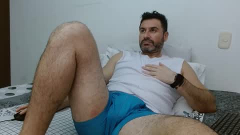 Snapshot of rodher81 chatting on December 2, 3:25 pm Rod online show from December 2, 3:25 pm