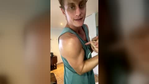 Snapshot of rodofra chatting on February 24, 3:43 pm rodofra online show from February 24, 3:43 pm