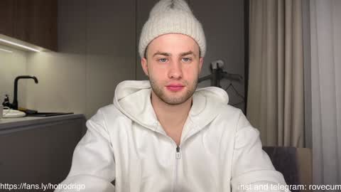 Rodrigo online show from December 11, 6:20 pm