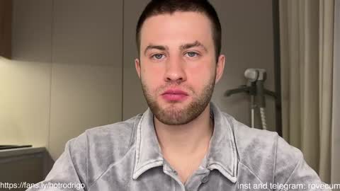 Rodrigo online show from December 30, 12:54 am