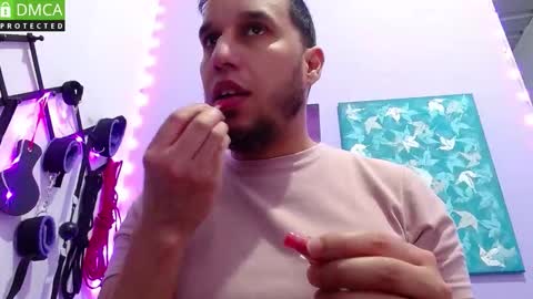 Thiago independent model online show from September 13, 11:59 pm