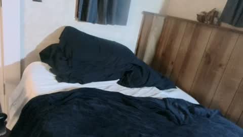 Snapshot of rogerb2218 chatting on June 19, 8:07 am watchme online show from June 19, 8:07 am