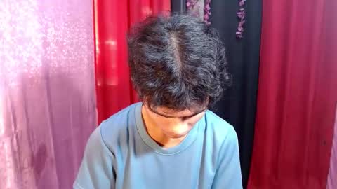 roianboyyy online show from May 25, 11:55 pm