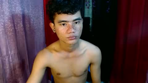 roianboyyy online show from May 29, 11:14 pm